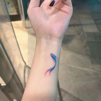 Free shipping tattoo stickers waterproof men and women durable simulation tattoo sexy collarbone blue koi small fish stickers ins style