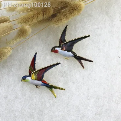Funny colorful swallow brooch girl student clothing school bag accessories decorative pin animal bird brooches gift