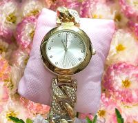 นาฬิกาข้อมือ แฟชั่น แบรนด์ สายเลส สี Rose Gold (Guess)