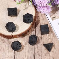 7ชิ้นเซ็ต Polyhedral สีดำลูกเต๋าชุดสำหรับ TRPG DND เกมลูกเต๋าชุดอุปกรณ์เสริมความบันเทิงที่เดินทางมาพักผ่อนลูกเต๋าสำหรับบัตรกระดานคณิตศาสตร์เกม