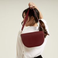 Magnifique - Anne Berry Red Handbag กระเป๋า กระเป๋าสะพายผญ กระเป๋าสะพายข้าง