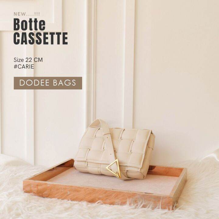 กระเป๋าทรง-bottega-cassette-padded-22-cm