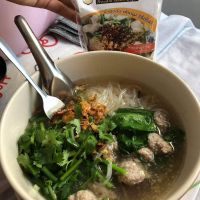 ต้มจั๊บอุบล  ก๋วยจั๊บกึ่งสำเร็จรูป ต้มจั๊บสำเร็จรูป ก๋วยจั๊บอุบล ก๋วยจั๊บเส้นสด   ต้มเส้น  ข้าวเปียกเส้น จั๊บเงินล้าน ก๋วยจั๊บญวน ก๋วยจั๊บญวณ รสต้นตำรับ  2 ห่อ ก๋วยเตี๋ยวเส้นสด ก๋วยจั๊บเงินล้าน ของฝากเมืองอุบล อาหารสำเร็จรูป อาหารแห้ง ก๋วยจั๊บเส้นสด