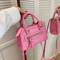 【CW】กระเป๋าสะพายซิปเนื้อคุณภาพสูงสำหรับผู้หญิง Cool Crossbody Bag Underarm Bag New Lady Armpit Bag Square Messenger Bag Sac