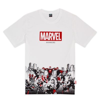 DSL001 เสื้อยืดผู้ชาย Marvel Men Flock Print Logo -T-Shirt - เสื้อยืดผู้ชายลายโลโก้อเวนเจอร์พิมพ์กำมะหยี่ (AVMTS-9303-WH) characters studio เสื้อผู้ชายเท่ๆ เสื้อผู้ชายวัยรุ่น
