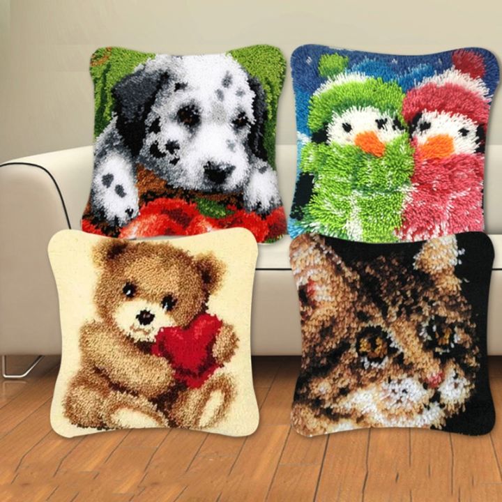 cute-animal-series-latch-hook-pillow-kits-diy-segment-embroidery-materials-package-coarse-wool-pillow-cross-stitch-knooppakket