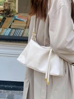 Uniqlo 2023 New Fashion version Modern Law Tote Bag 2023 New Commuter High-end Sense Bag Female Niche Design Soft One Shoulder Messenger Bag