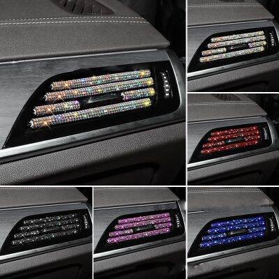 ภาพใหญ่: Diamond Auto เครื่องปรับอากาศ Outlet Trim Strip Universal Clevis Rhinestone Grille Sticker อุปกรณ์ตกแต่งภายในรถยนต์