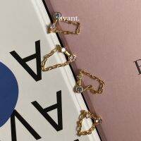 avantgarde.bkk ? Linked chain stud earrings (brass)รุ่นนี้น่ารักมากๆใส่ละเหมือนเจาะ 2 รู