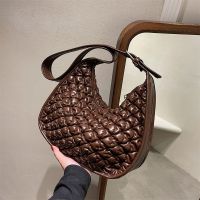 [COD] A generation of cross-border trendy bag women 2 023 new shoulder wrinkle solid portable dumpling wholesale