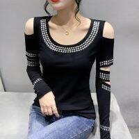เสื้อยืดโชว์ไหล่สีดำ #8383ชุดคอกลมแขนสั้นพังค์หมุดย้ำชุดสตรีทแวร์เสื้อยืดแนวฮิปฮอปผู้หญิงแขนยาวกลวงออกมาจากผ้าคอตตอน