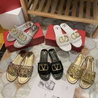 Woven slippers for womens summer wear: new womens shoes in 2022 Valentinoˉ British fashion gold buckle flat shoes flip flop