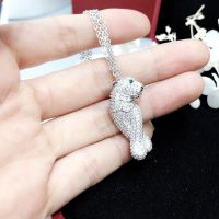 Trendy Elegant Leopard Cross Leg Charm Necklace Zircon Green Eyes Animal Panther Necklace Long Chain Women Brand Wedding Jewelry