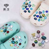 รองเท้า Crocs Jibbitz 28ชิ้น/เซ็ตรองเท้าประดับเพชรคริสตัล DIY อุปกรณ์เสริมหัวเข็มขัดดอกไม้ของตกแต่งสำหรับ Crocs