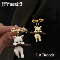 【DT】hot！ 3d Holding A Branch Brooch Resin Lapel Pins Decoration Kids Gifts