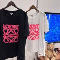 LOEWE เสื้อยืดสำหรับทั้งหญิงและชายแขนสั้นปักแป้งฟลูออเรสเซนท์ทรงหลวมแบรนด์โลวี่ใหม่ฤดูร้อน2022