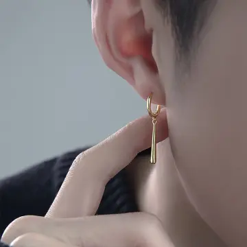 Taehyung on sale with earrings