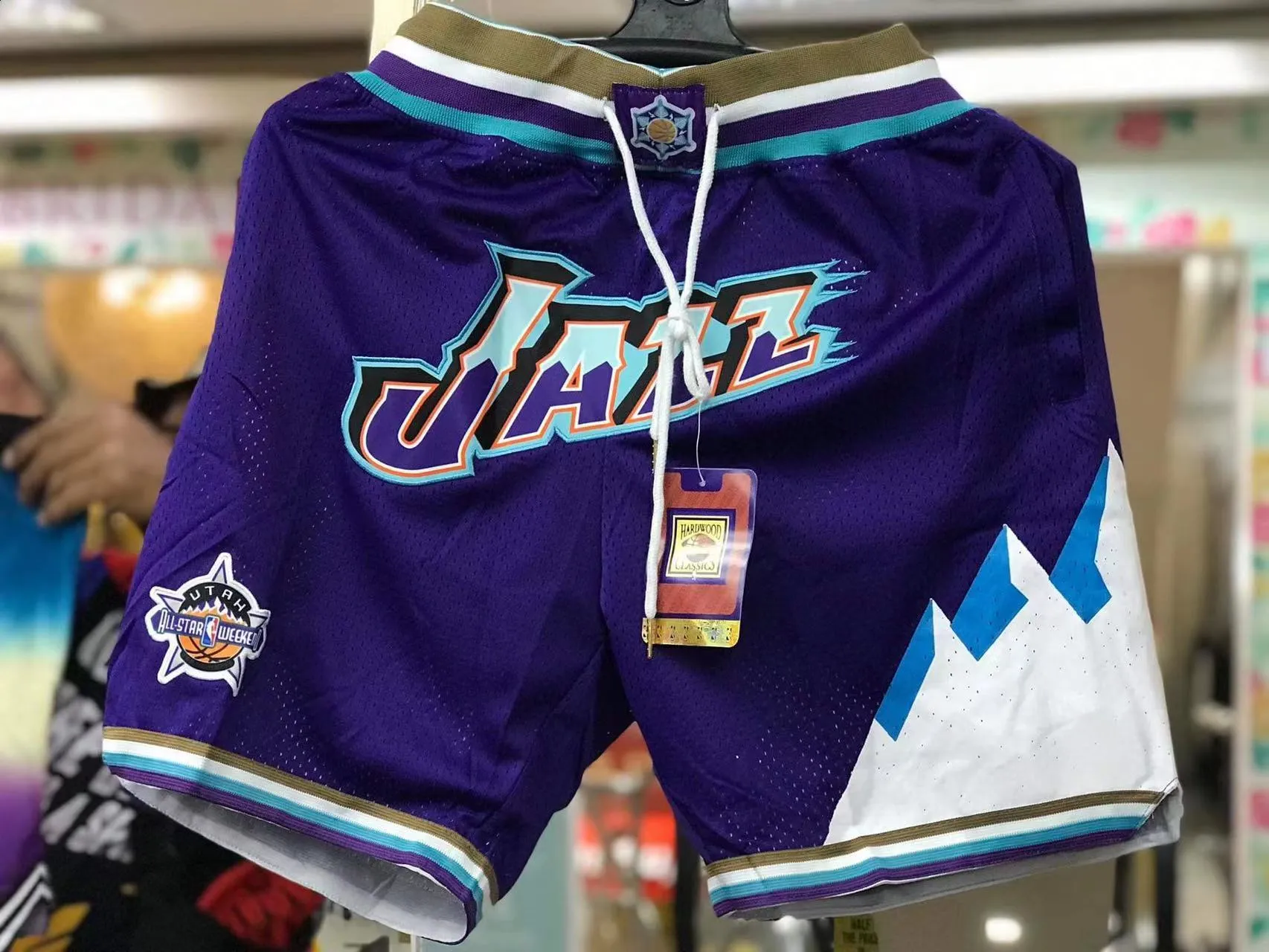 Shorts Just Don Utah Jazz - Dunk Import - Camisas de Basquete, Futebol  Americano, Baseball e Hockey