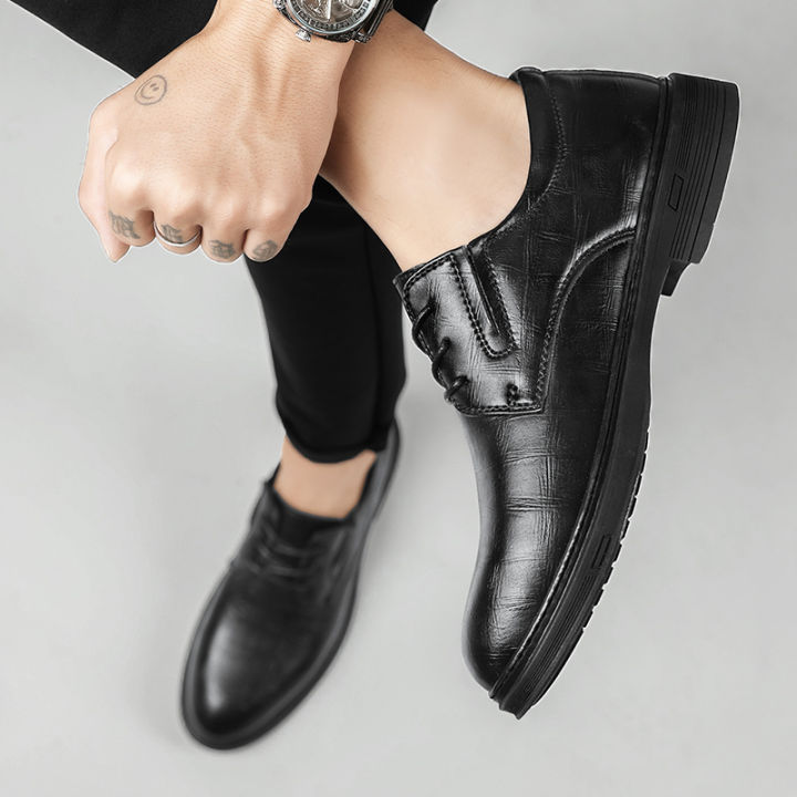clarks-mens-dress-un-liparipark2-รองเท้าหนังสีดำ