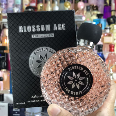 Blossom 100ml น้ำหอมระดับพรีเมี่ยมสำหรับผู้หญิง จากวีไวต์ นำเข้าวัตถุดิบหัวน้ำหอมจากยุโรป มีกลิ่นหอมทันสมัย ติดผิวทนนานตลอด