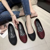 แฟชั่นสตรีรองเท้าหุ้มส้นหัวกลมพื้นราบ Women Shoes