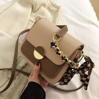 High-grade texture small bag new trendy fashion shoulder underarm bag womens bag winter all-match Messenger small square bag 【QYUE】