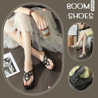 BOOM?รองเท้าแตะหูหนีบ ดีไซน์เรียบๆ คาดลายไขว้ แฟชั่นสีพื้น 3 สี เบอร์ 36-40