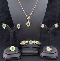 CHANG TONG THAI Emerald Set (ช่างทองไทย) ชุดเครื่องประดับจี้มรกตแท้พร้อมสร้อยเกลียว ตัวเรือนทำด้วยโลหะผสม ชุบทอง 24K พลอยมรกตนำเข้าจากแอฟริกาใต้