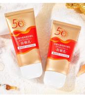 ครีมกันแดดสูตรใหม่ กันน้ำกันเหงื่อได้ดี กันแดดจากสูตรธรรมชาติ SPF50PA+++ ครีมเนื้อขาว เนื้อเนียน ไม่ทำร้ายผิว ใช้ได้กับผิวทุกประเภท -- SP996