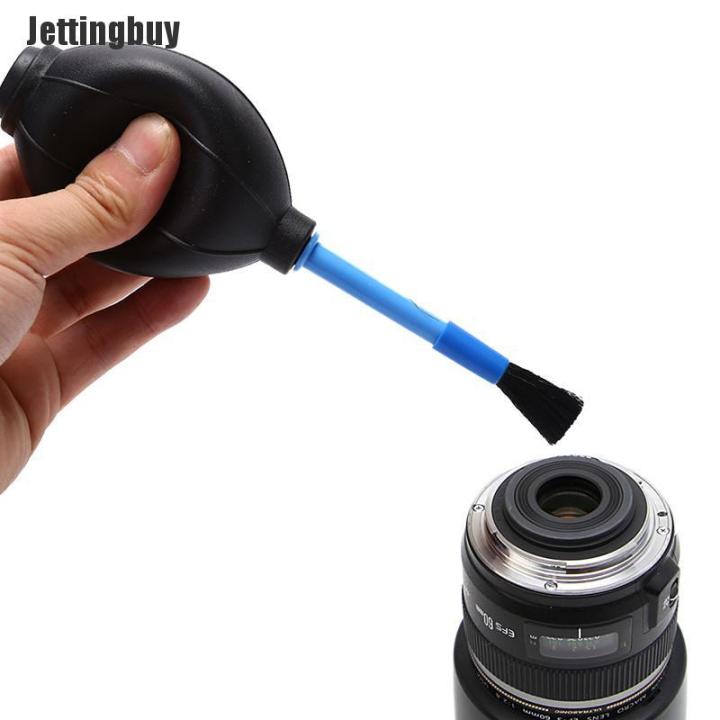 Blower Cleaner là bí quyết tiện lợi và hiệu quả để loại bỏ bụi, tóc và các vết bẩn khác trên ống kính chiếc máy ảnh của bạn. Sản phẩm này giúp bạn tiết kiệm thời gian và tiền bạc vì không cần phải mang máy ảnh đến cửa hàng sửa chữa. Ảnh của bạn sẽ luôn trong tình trạng tốt nhất để thu hút và khiến người xem hài lòng.