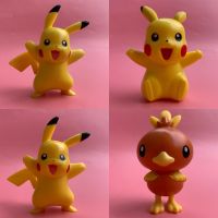 ตุ๊กตาโปเกมอนพ็อกเก็ตมอนสเตอร์ Pikachu Torchic ของแท้โมเดลของเล่นของขวัญฟิกเกอร์อนิเมะของสะสม