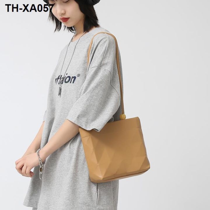 the-new-2023-joker-han-edition-female-alar-inclined-bucket-package-bag-fashion-one-shoulder-ins
