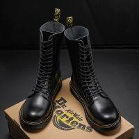 พร้อมสต็อกดร. Martens นิวอิงแลนด์14หลุมคลาสสิกมาร์ตินรองเท้าหนังสูงด้านบนรองเท้ากลางแจ้งรองเท้าทหารรองเท้ารถจักรยานยนต์ MYOU