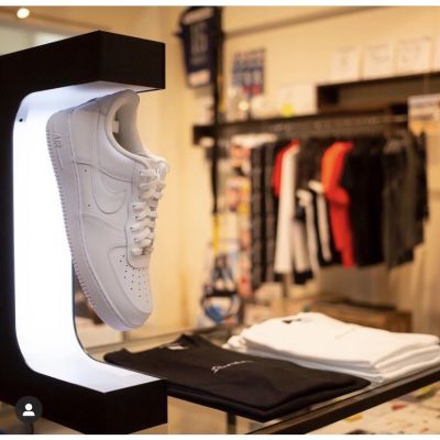 Fly Shoes sneaker display ที่โชว์รองเท้า display จากญี่ปุ่น แบบลอยได้ หมุนได้