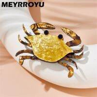 MEYRROYU Brown Crab Brooches Women 39;s Stylish Acrylic Material Animal Badge Lovely Christmas Gifts Pins Accessories Jewelry Брошь