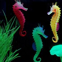 【LZ】﹊✼☒  Silicone Artificial Luminoso Hippocampus Fish Tank Ornamento Decoração do aquário Cavalo marinho subaquático Pet Shop