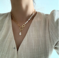 สร้อยคอจี้มุกน้ำจืดธรรมชาติ Irregular Natural Freshwater Pearl Pendant. Necklaces for Women. Chunky Chain Circles. Baroque Pearl Necklace. Elegant