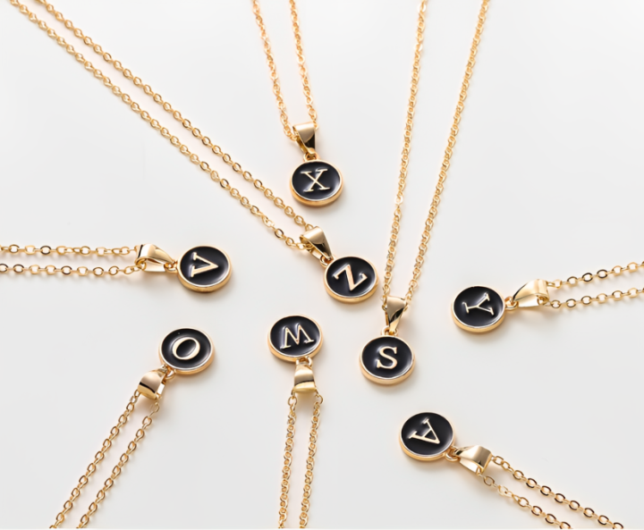 37 pesos Black pendant & gold chain necklace with free GIFT box