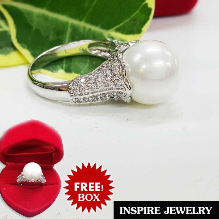 inspire-jewelry-แหวนมุกชูเม็ดยอดฝังเพชรฐาน-มุกsize-13min-และเพชรcz-เพชรสวยเกรด-aaa-งานจิวเวลลี่-ดีไซด์ทันสมัย-งานเกรดพรีเมี่ยม-งานปราณีตพร้อมกล่องกำมะหยี่-น่ารัก-ใส่ได้กับเสื้อผ้าชุดแบบ-ของขวัญวันเกิด