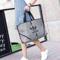 Adidas Handbag กระเป๋าทรง shopper วัสดุเป็น pu ผิวสัมผัสเหมือนหนังกลับ(งานแบรนด์แท้)