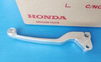 มือเบรคหน้าขวาแท้HONDA Click 100รุ่นคาร์บู/รุ่นดัมเบรค อะไหล่แท้ศูนย์HONDA(53175-KVB-900)1ชิ้น