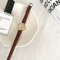 【Jump】 Retro Round Quartz Luxury Dial นาฬิกาข้อมือลำลองสายหนังนาฬิกาแฟชั่นสำหรับนาฬิกาข้อมือกันน้ำสำหรับผู้หญิง