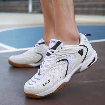 รองเท้าวอลเลย์บอลมืออาชีพสำหรับผู้ชายรองเท้าผ้าใบเล่นกีฬาในร่มรองเท้าแบตมินตันกันลื่นไซส์ใหญ่
