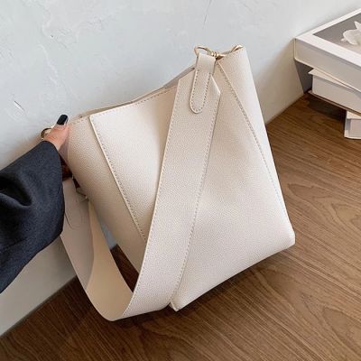 Solid Color PU Leather Crossbody Bags For Women Bucket Bags 2022 new Lady Handbags With Wide Belt Travel Shoulder Bags Casual
