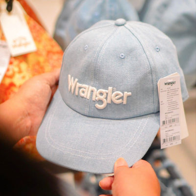 หมวก หมวกแก๊ป Cap Hat หมวกยีนส์  WRANGLER แท้ 100% งานใหม่ ป้าห้อยครบ หมวก รุ่น WR W2803202 สียีนส์