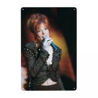 พริตตี้ Mylene Farmer Metal Logo โมเดิร์นนักร้องฝรั่งเศสดีบุกตกแต่งโลโก้ Plaque Pub Cafe Yard Man Cave Bar ตกแต่งผนังศิลปะ 20 * 30 ซม