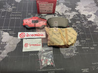 P06 017C ผ้าเบรก-F-แท้ BREMBO รุ่น Ceramic : BENZ C-Class (W202) 180 200 220 93-01 การันตีคุณภาพมาตรฐานโดย " เครอป อะไหล่ยนต์"