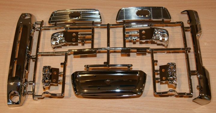 Tamiya 58415 Toyota Tundra Highlift, 9115231/19115231 M Parts (Grill/Bumpers)