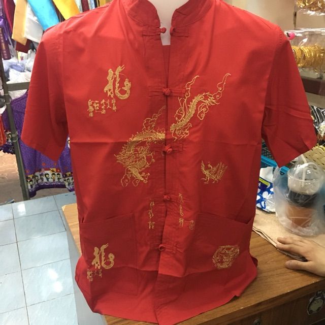 miinshop-เสื้อผู้ชาย-เสื้อผ้าผู้ชายเท่ๆ-พร้อมส่ง-เสื้อตรุษจีนผู้ชาย-เสื้อสีแดง-เสื้อลายมังกร-เสื้อตรุษจีน-เสื้อผู้ชายสไตร์เกาหลี