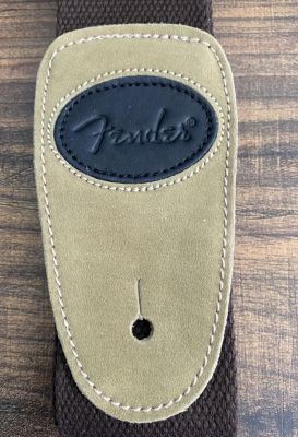 สายกีต้าร์FENDER หัวเจาะเป็นหนัง สีน้ำตาลเข้ม